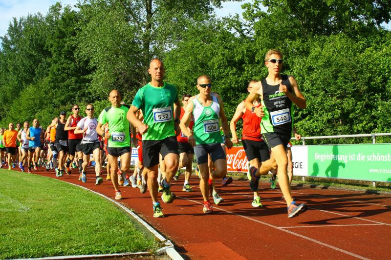 Nordhessencup 2016 - Läufer beim Heiligenröder Abendlauf